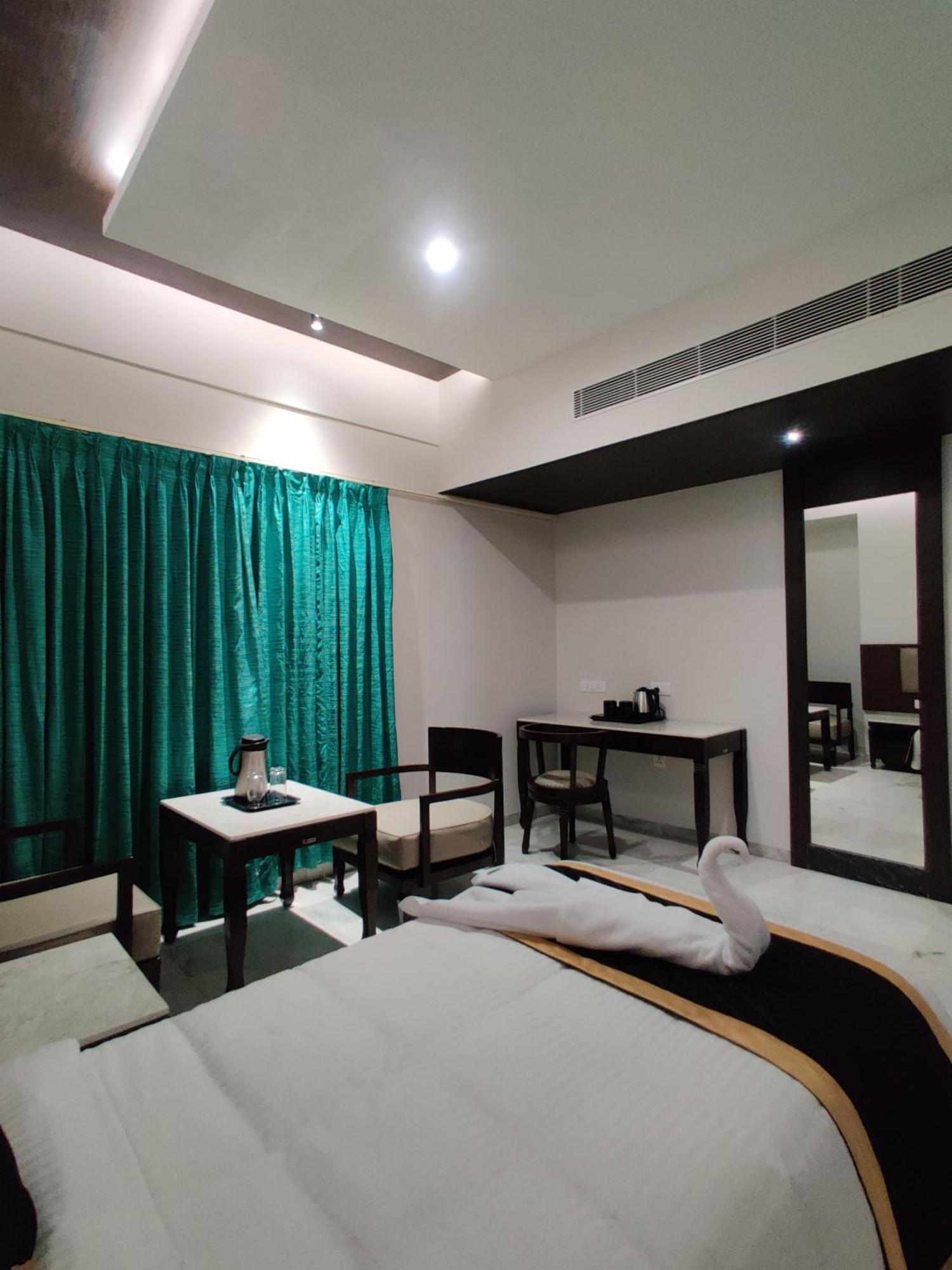 Hotel Saratharajans Madurai Esterno foto